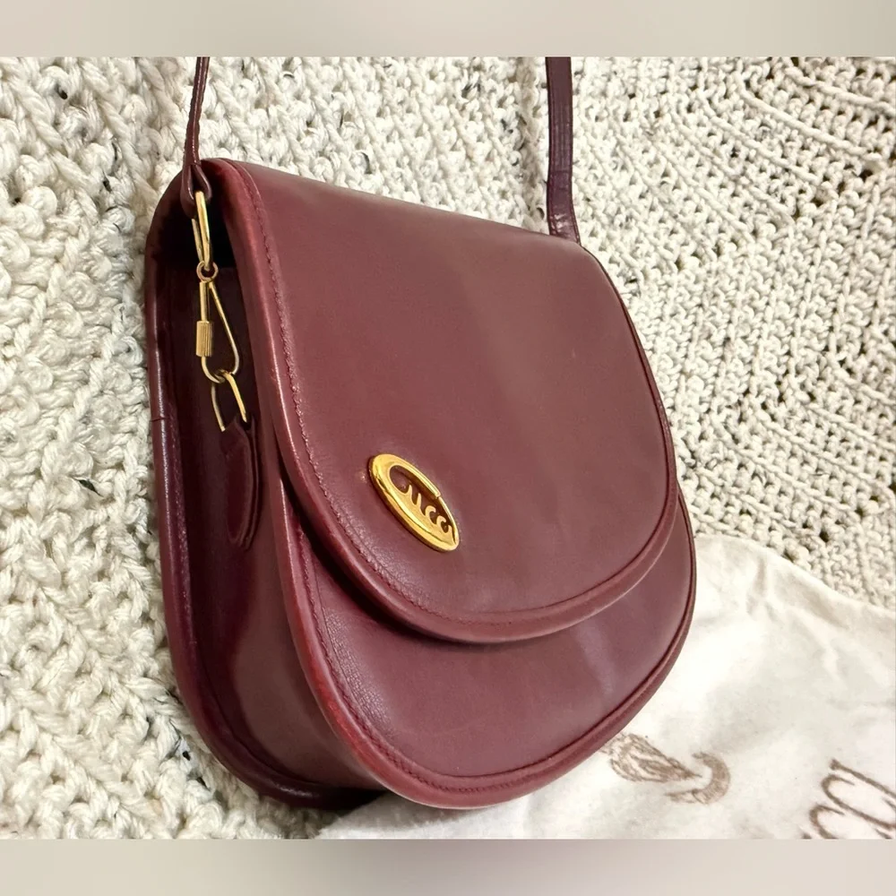 Vintage Gucci Burgundy Crossbody - Picture 3 of 12